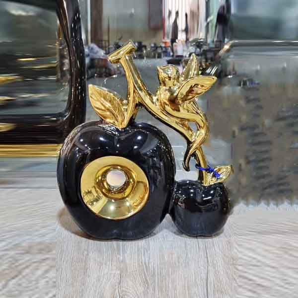 YT436 Black Apple Decore